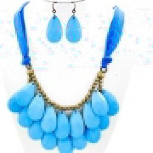 Necklace set with earrings
